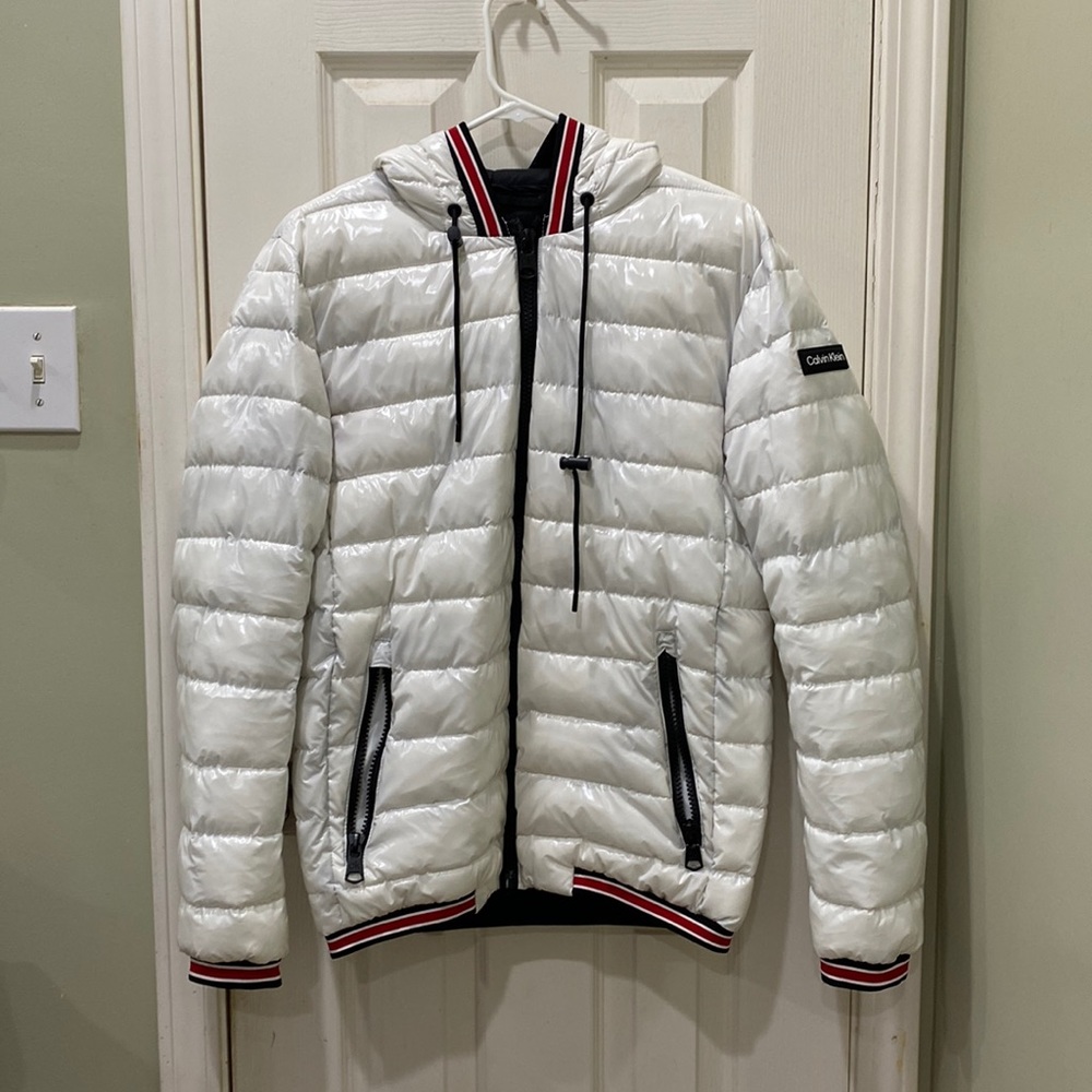 Calvin Klein men’s small white puffer jacket